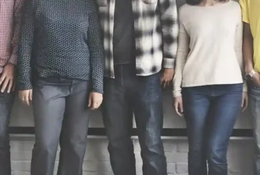 10 Inspirasi Outfit Casual Chic untuk Tampil Stylish di Setiap Kesempatan 23 kotabanjarmasindotcom